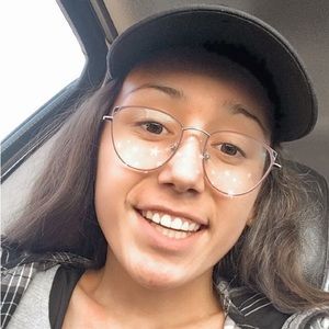 Meet your Posher, Jasmine